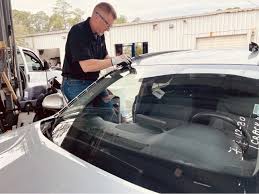 Mobile windshield repair Pewaukee technician at work